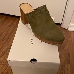 Brand new, never worn, size 11 in women